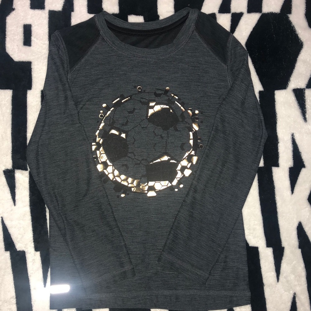 Boys long sleeve T-shirt.